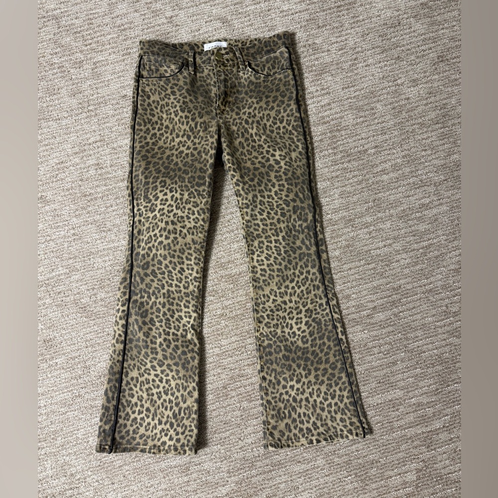 New, never used! Frame Le Crop Mini Boot jean. Stretchy. Size 25